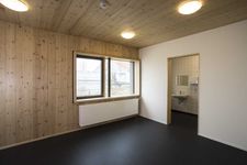 Nouvelle construction d'un immeuble commercial avec des éléments NUR-HOLZ dans le quartier d'Emmendingen