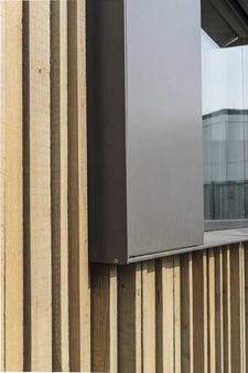 Nouvelle construction d'un immeuble commercial avec des éléments NUR-HOLZ dans le quartier d'Emmendingen